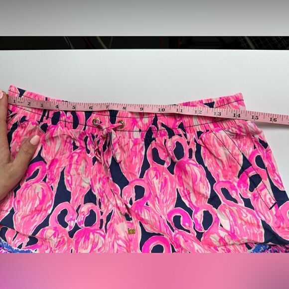 Lilly Pulitzer - Katia Shorts: "High Tide Navy Via Amor" Small - Picture 6 of 10